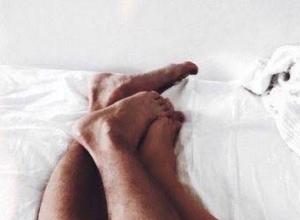 Certains pensent qu'il faut être nu pour faire l'amour.
