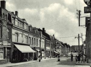 rue commerçante du Bizet, probablement vers les années 1930-1950